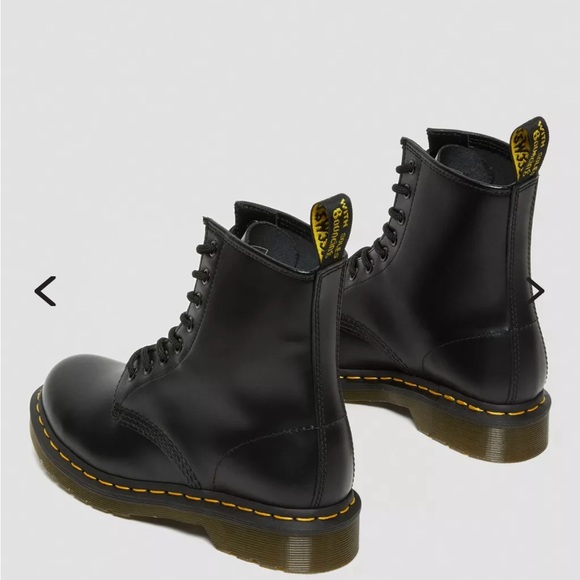 Dr. Martens boots in excellent condition no wear on the soles at all. Size 6. - Picture 10 of 10